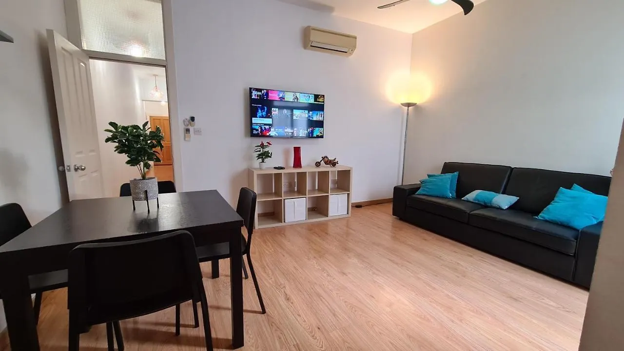 2 Bedroom Flat On Main Street location